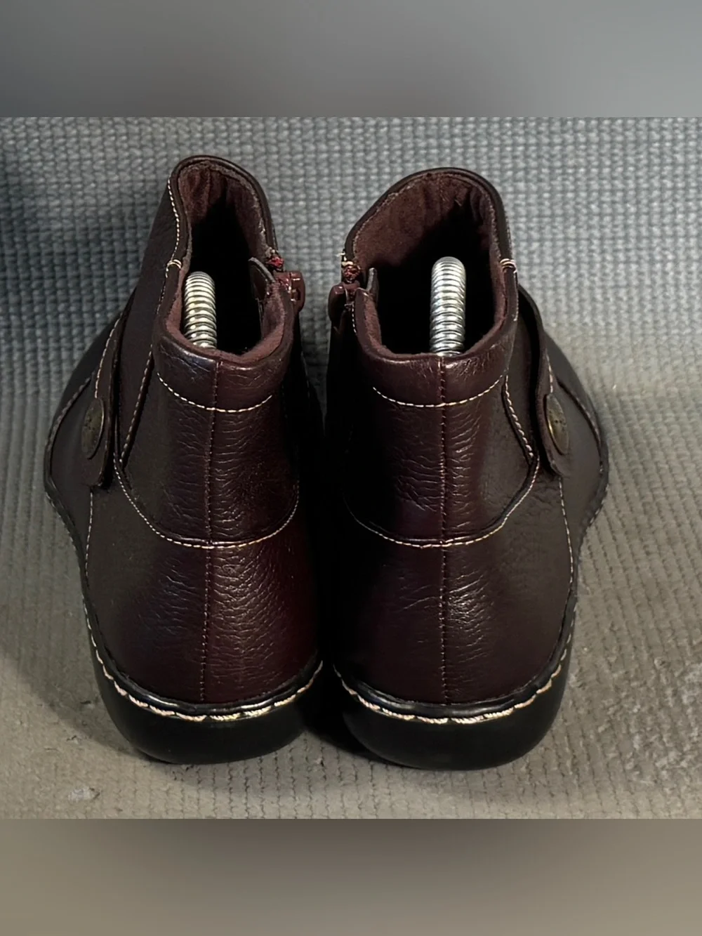 Clarks Ashland‎ Pine Burgundy Leather Ankle Boots Women’s Size 7